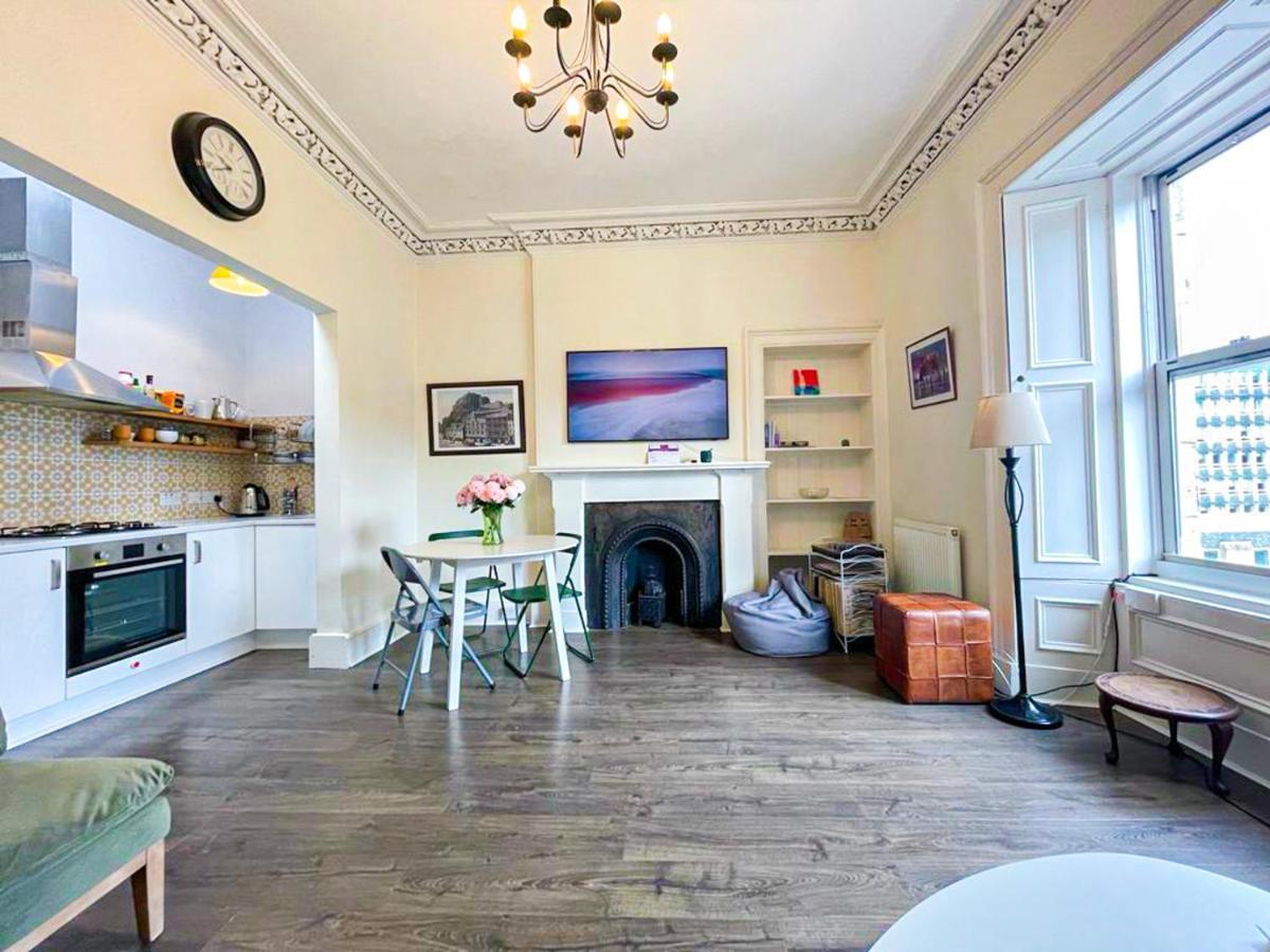 Open Plan 2 Bed Apt, Near Edinburgh Castle Διαμέρισμα Εξωτερικό φωτογραφία